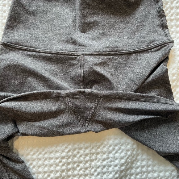 lululemon wunder under crop high rise luxtreme 21” - Picture 4 of 4
